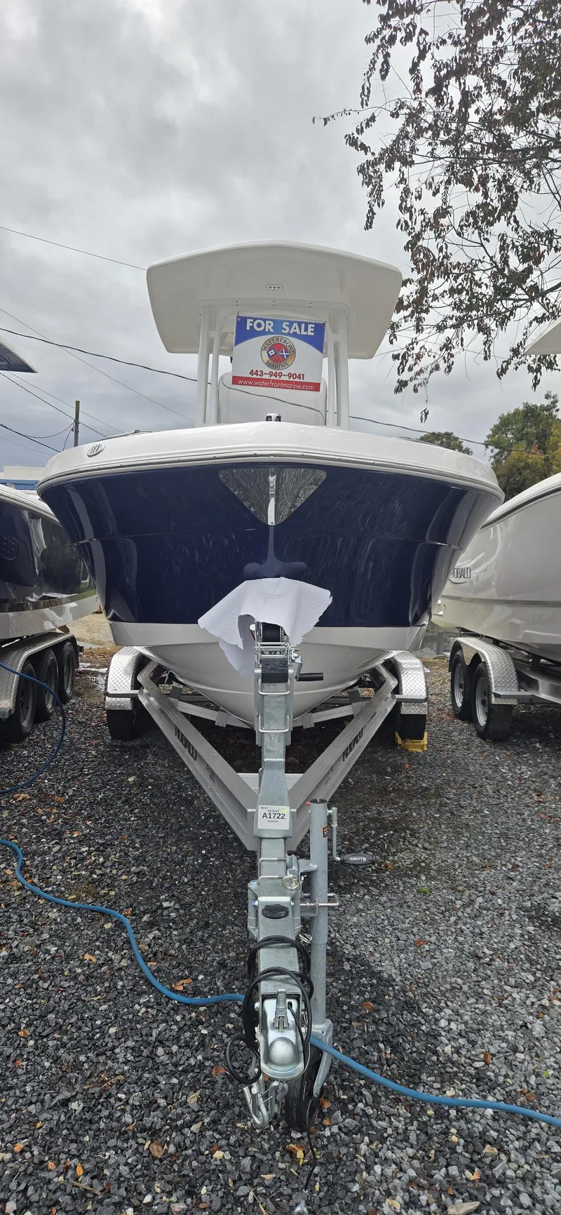 Slide: The Image of Robalo R222 2026 - 38