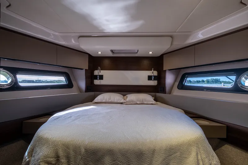 Slide: The Image of Azimut 50 FLY 2018 - 24
