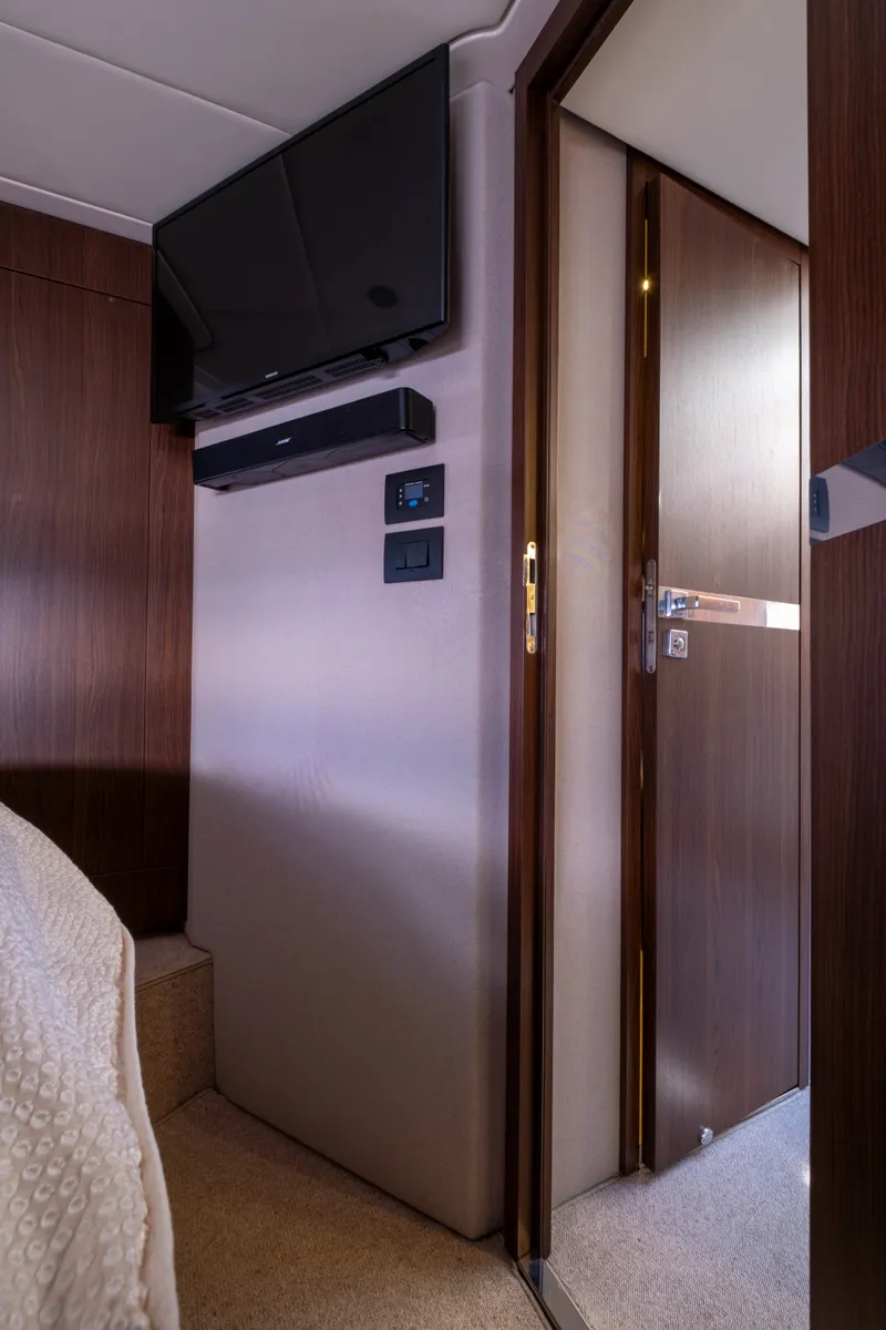 Slide: The Image of Azimut 50 FLY 2018 - 26