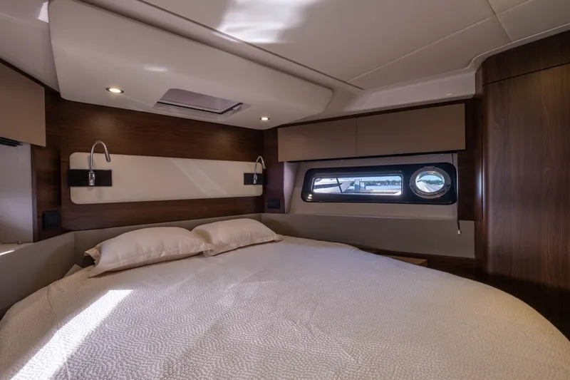 Slide: The Image of Azimut 50 FLY 2018 - 25