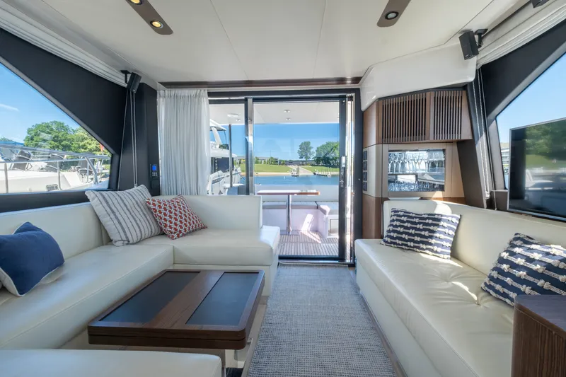 Slide: The Image of Azimut 50 FLY 2018 - 20