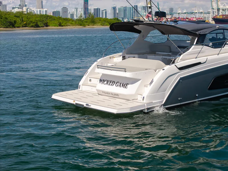 Slide: The Image of Azimut ATLANTIS 45 2025 - 40