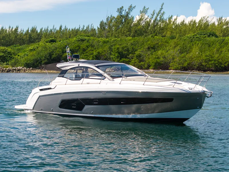 Slide: The Image of Azimut ATLANTIS 45 2025 - 39