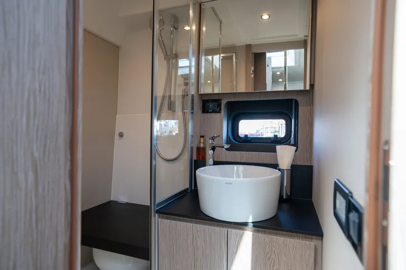 Slide: The Image of Azimut ATLANTIS 45 2025 - 20