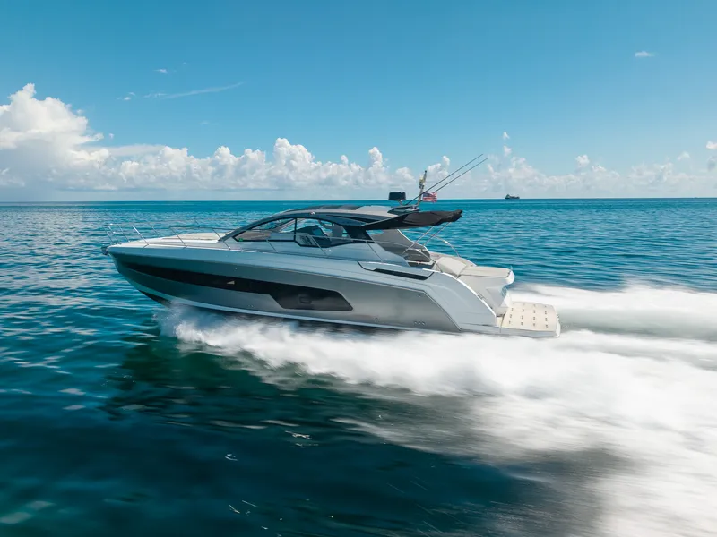 Slide: The Image of Azimut ATLANTIS 45 2025 - 14