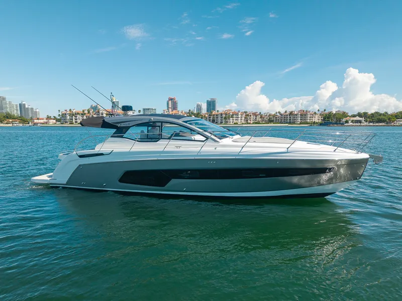 Slide: The Image of Azimut ATLANTIS 45 2025 - 38