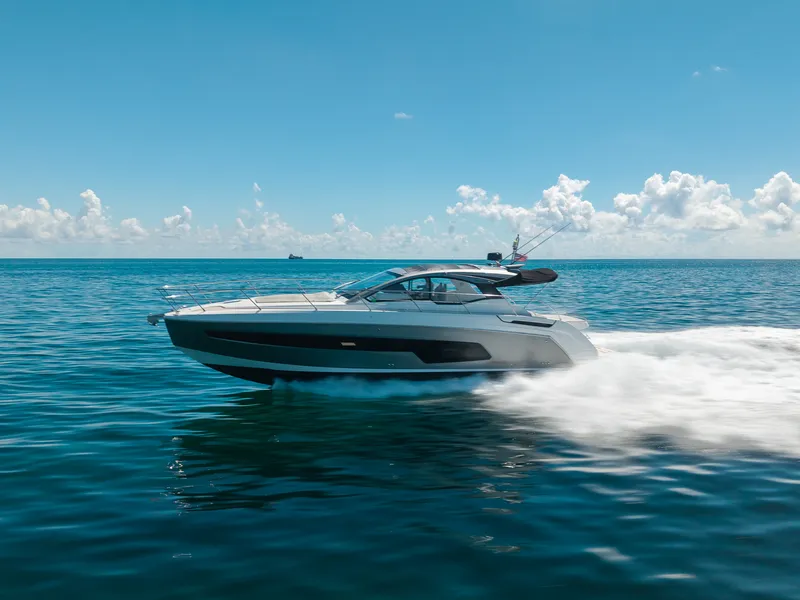 Slide: The Image of Azimut ATLANTIS 45 2025 - 15