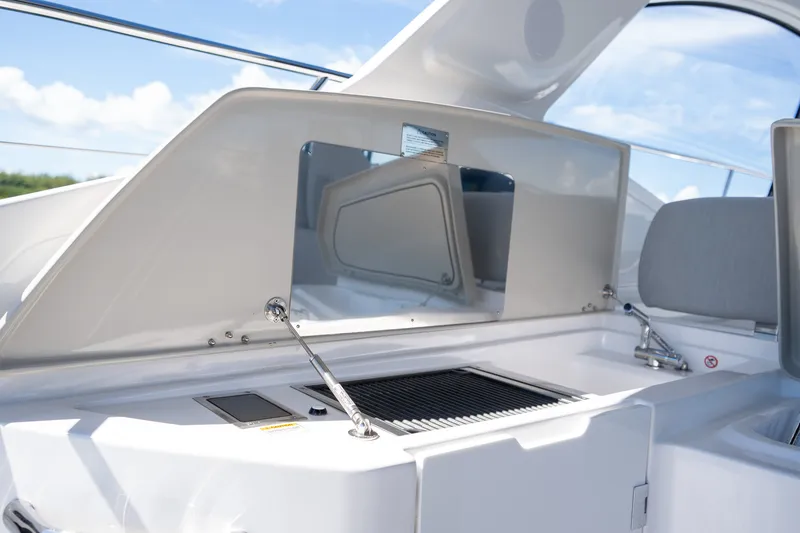 Slide: The Image of Azimut ATLANTIS 45 2025 - 53