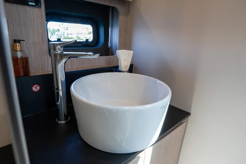 Slide: The Image of Azimut ATLANTIS 45 2025 - 22