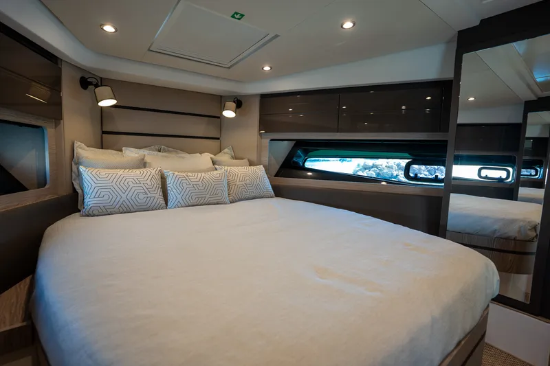 Slide: The Image of Azimut ATLANTIS 45 2025 - 28