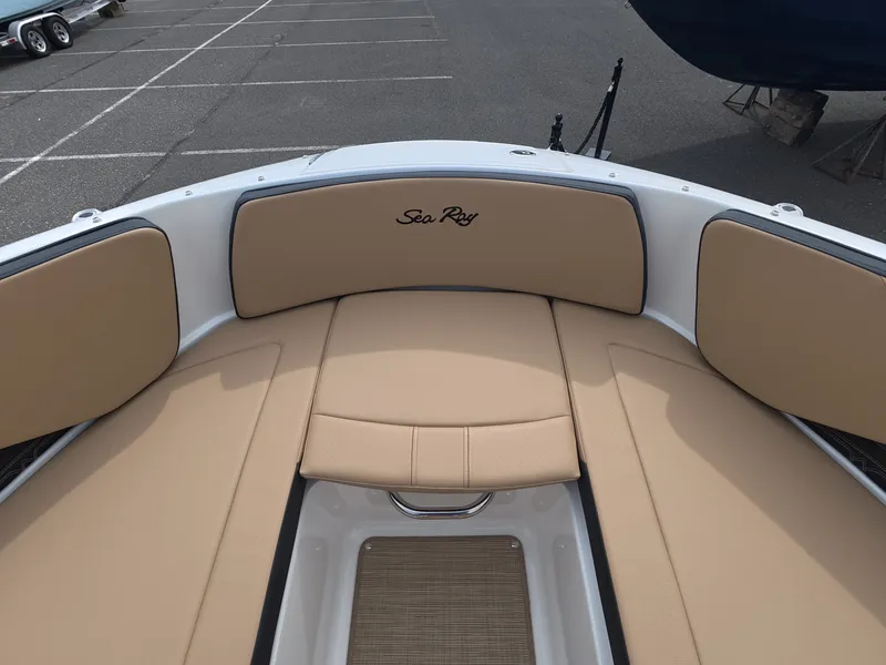 Slide: The Image of Sea Ray SPX 210 Outboard 2027 - 14