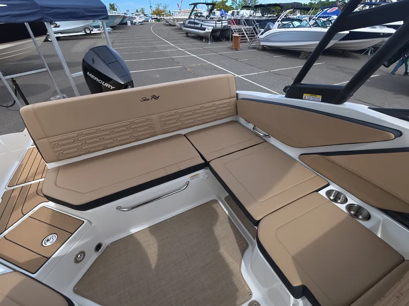 Slide: The Image of Sea Ray SPX 210 Outboard 2027 - 7