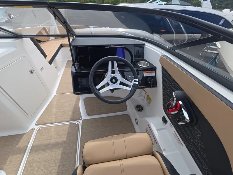 Slide: The Image of Sea Ray SPX 210 Outboard 2027 - 11