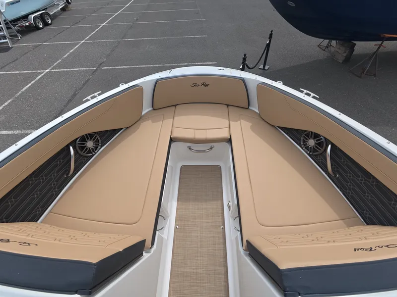 Slide: The Image of Sea Ray SPX 210 Outboard 2027 - 13