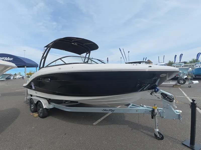 Slide: The Image of Sea Ray SPX 210 Outboard 2027 - 1