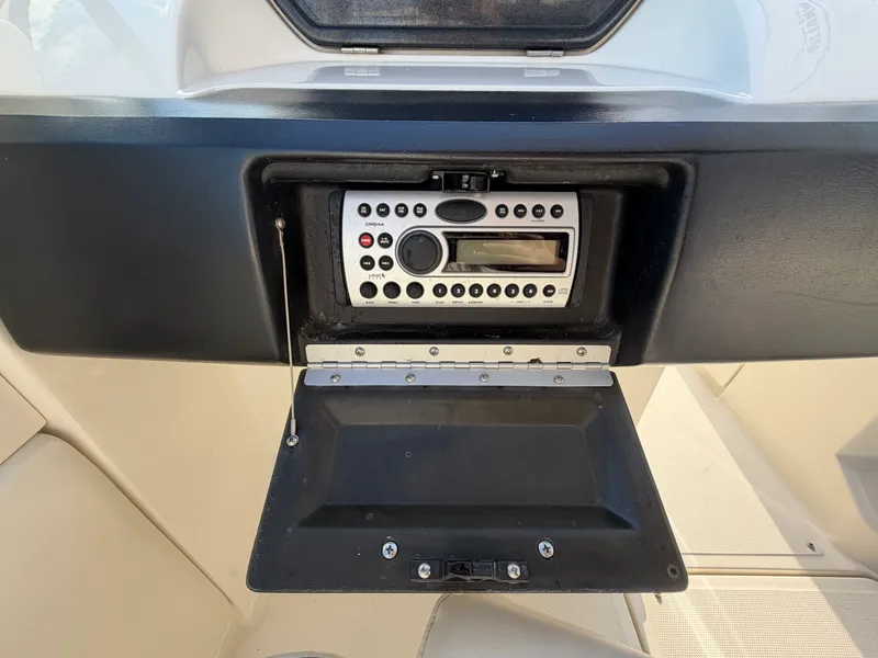 Slide: The Image of Sea Ray 250 SLX 2007 - 24