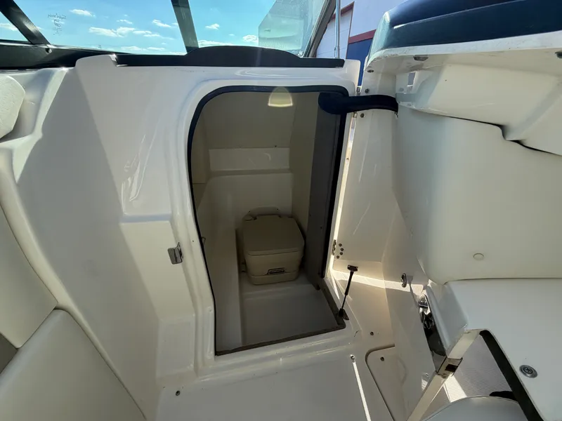 Slide: The Image of Sea Ray 250 SLX 2007 - 9