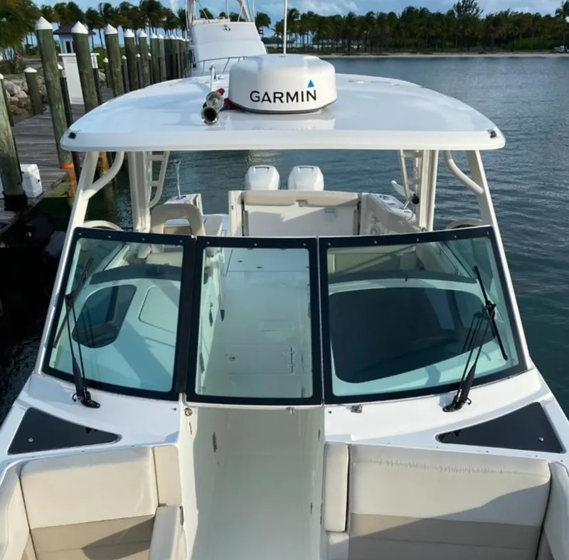Slide: The Image of Boston Whaler 320 VANTAGE 2016 - 4