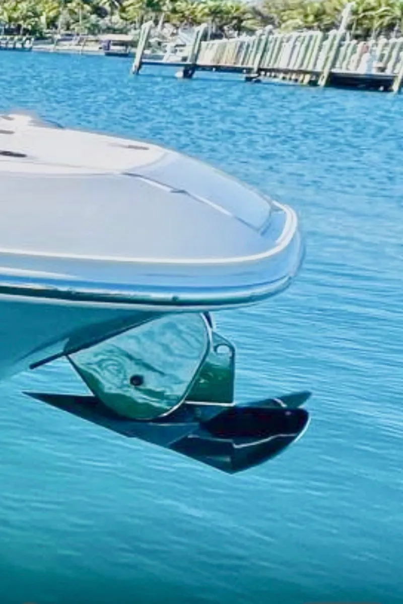 Slide: The Image of Boston Whaler 320 VANTAGE 2016 - 25