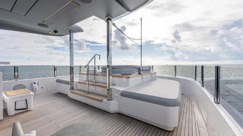 Slide: The Image of Custom Navetta 33 2023 - 43