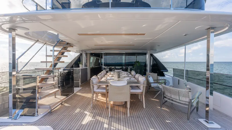 Slide: The Image of Custom Navetta 33 2023 - 29