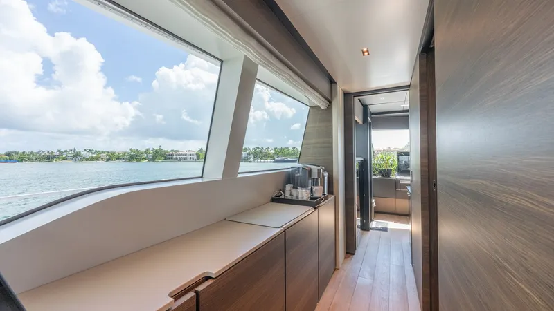 Slide: The Image of Custom Navetta 33 2023 - 78