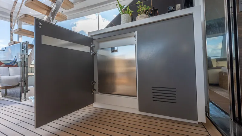 Slide: The Image of Custom Navetta 33 2023 - 34