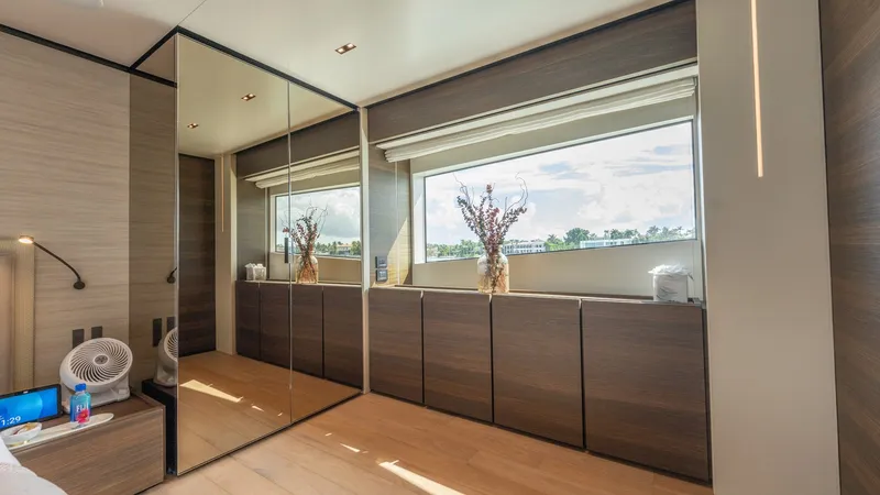 Slide: The Image of Custom Navetta 33 2023 - 67