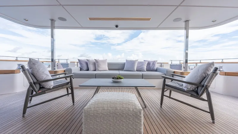 Slide: The Image of Custom Navetta 33 2023 - 51