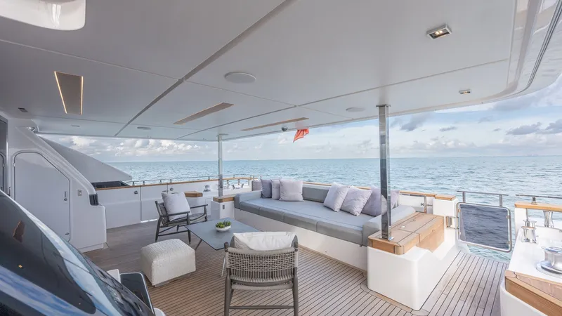Slide: The Image of Custom Navetta 33 2023 - 48
