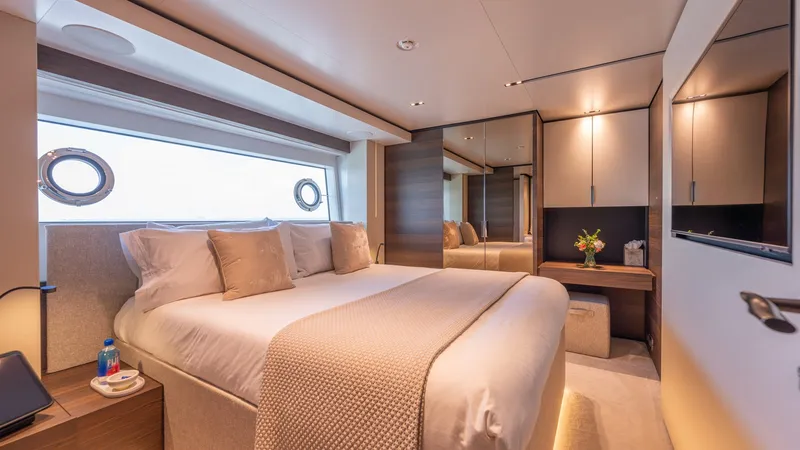 Slide: The Image of Custom Navetta 33 2023 - 85
