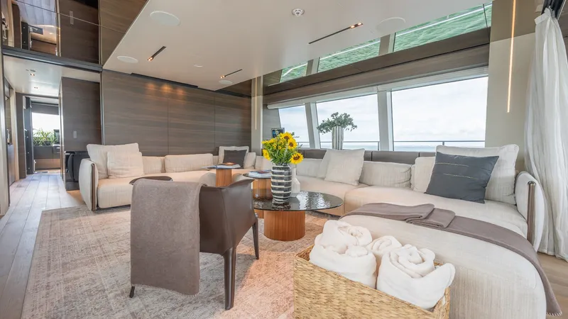Slide: The Image of Custom Navetta 33 2023 - 75