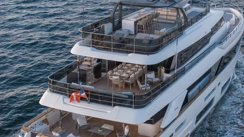 Slide: The Image of Custom Navetta 33 2023 - 15