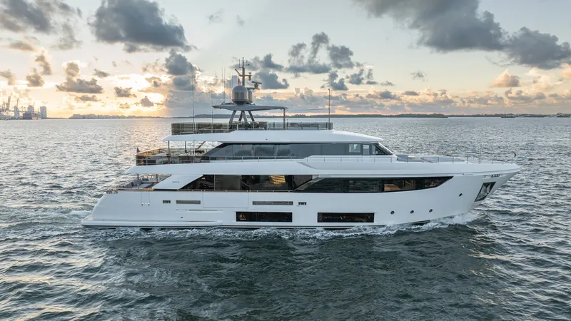 The Image of Custom Navetta 33 2023 - 0