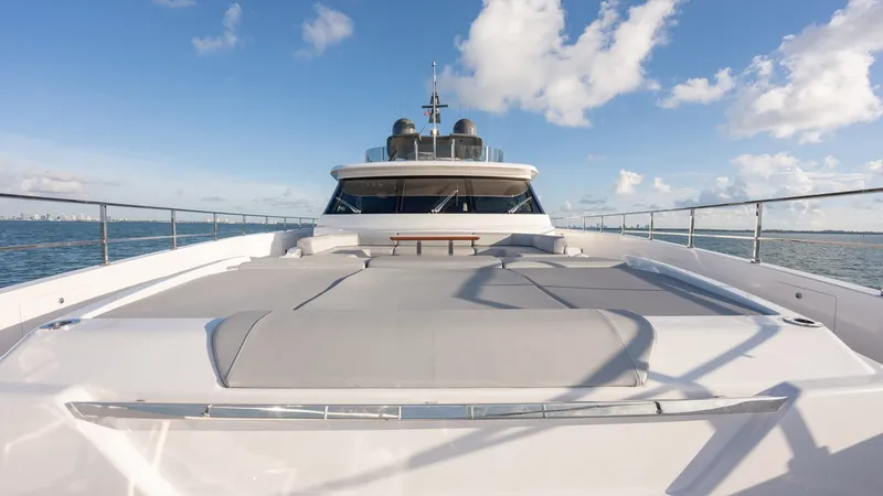 Slide: The Image of Custom Navetta 33 2023 - 24