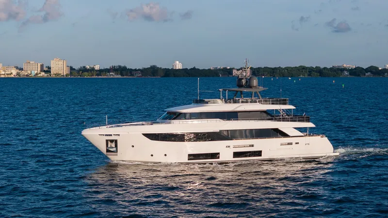 Slide: The Image of Custom Navetta 33 2023 - 13