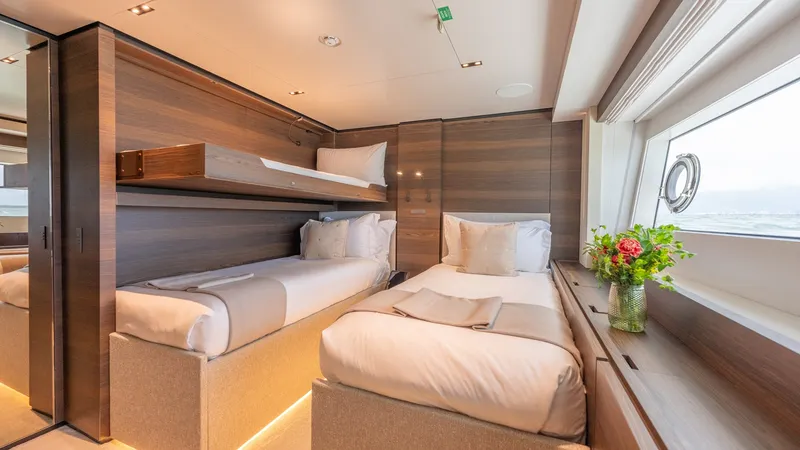 Slide: The Image of Custom Navetta 33 2023 - 89