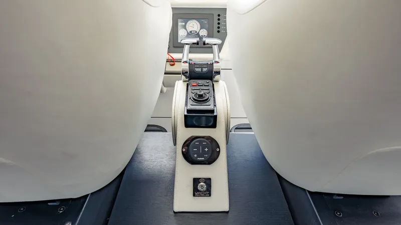Slide: The Image of Pershing 80 2010 - 43