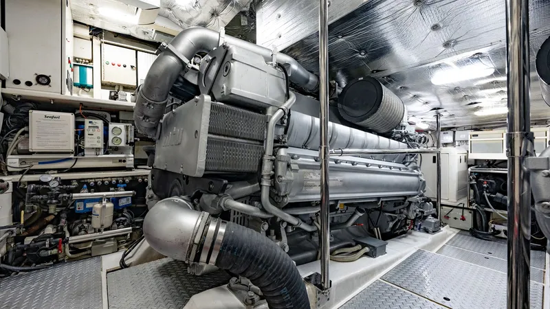 Slide: The Image of Pershing 80 2010 - 95