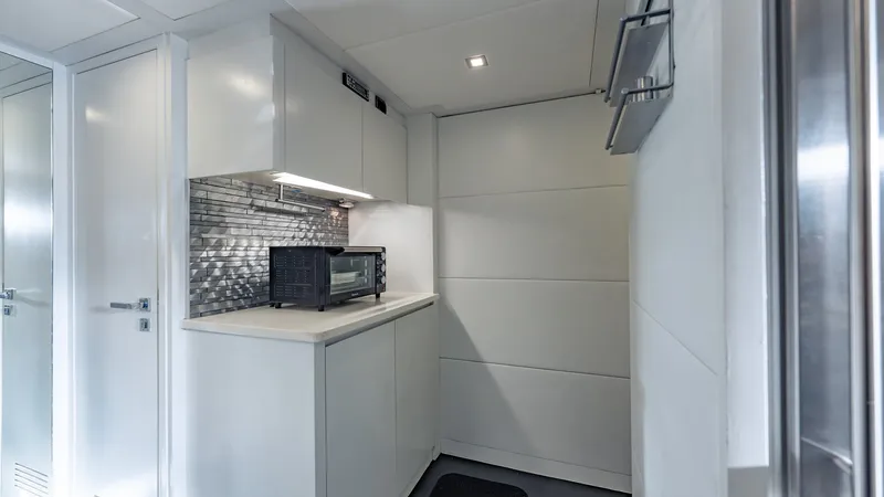 Slide: The Image of Pershing 80 2010 - 83