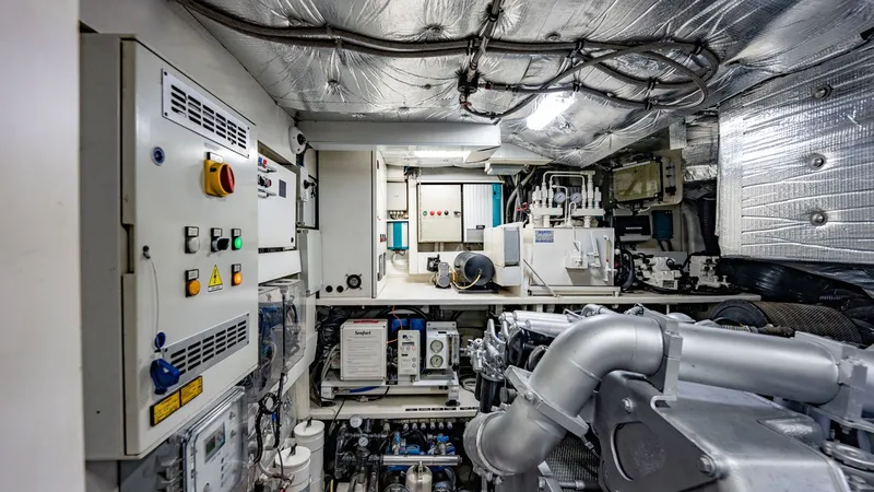 Slide: The Image of Pershing 80 2010 - 98