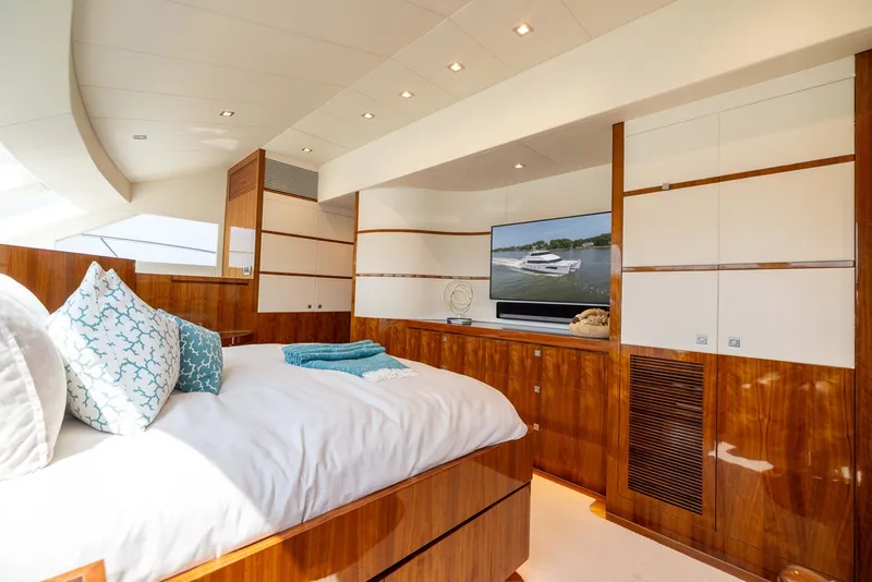 Slide: The Image of Horizon Motor Yachts PC65 2019 - 36