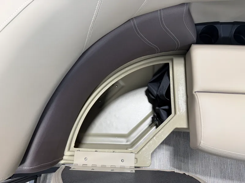 Slide: The Image of Sylvan MIRAGE 822 LZ 2027 - 15