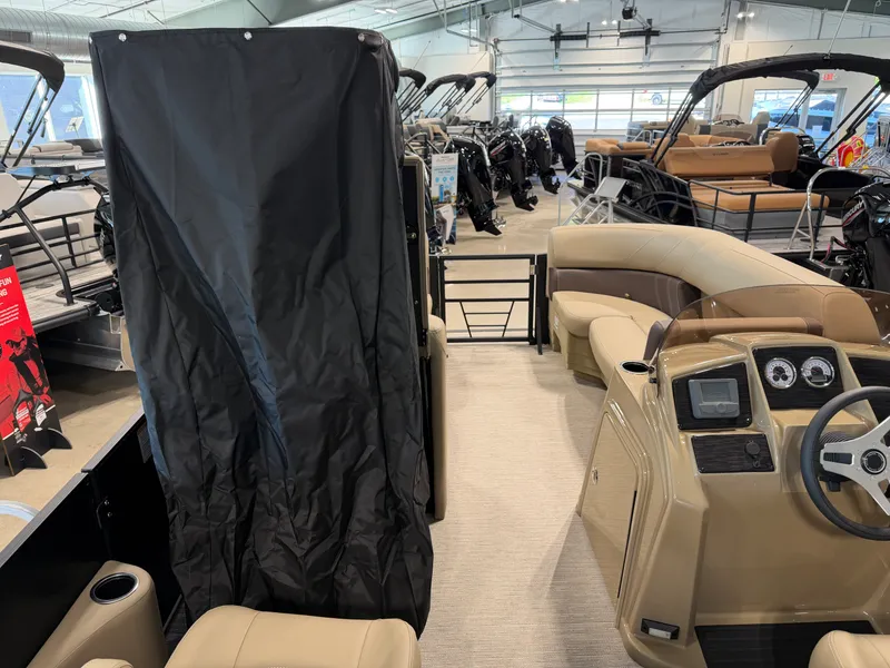 Slide: The Image of Sylvan MIRAGE 822 LZ 2027 - 18