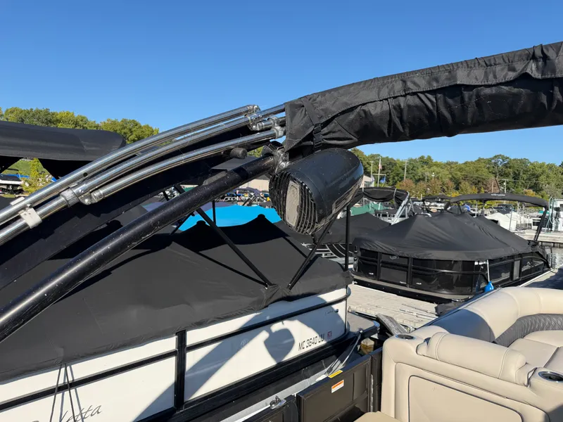 Slide: The Image of Barletta LUSSO 25UCAT 2020 - 17
