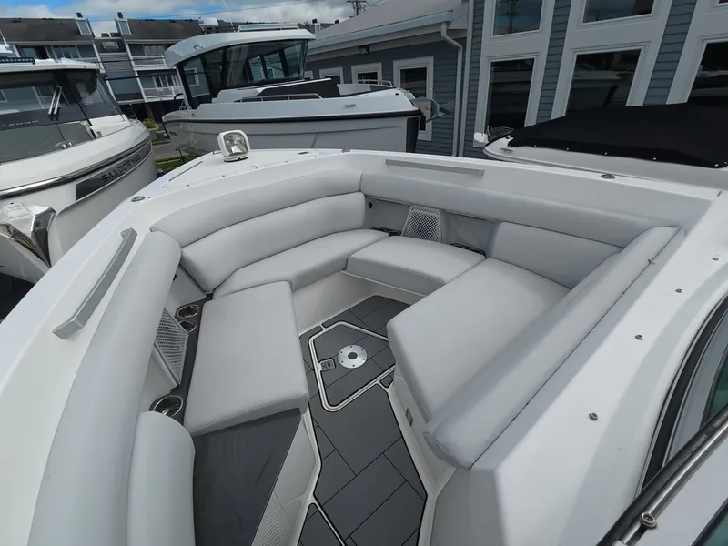 Slide: The Image of Aviara AV32 Outboard 2021 - 23