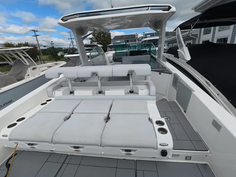 Slide: The Image of Aviara AV32 Outboard 2021 - 5