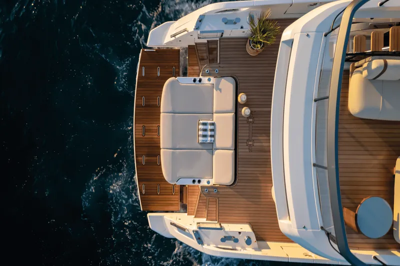 Slide: The Image of Azimut Fly 62 2027 - 5
