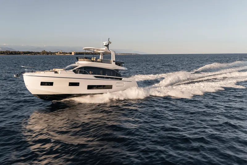 The Image of Azimut Fly 62 2027 - 1