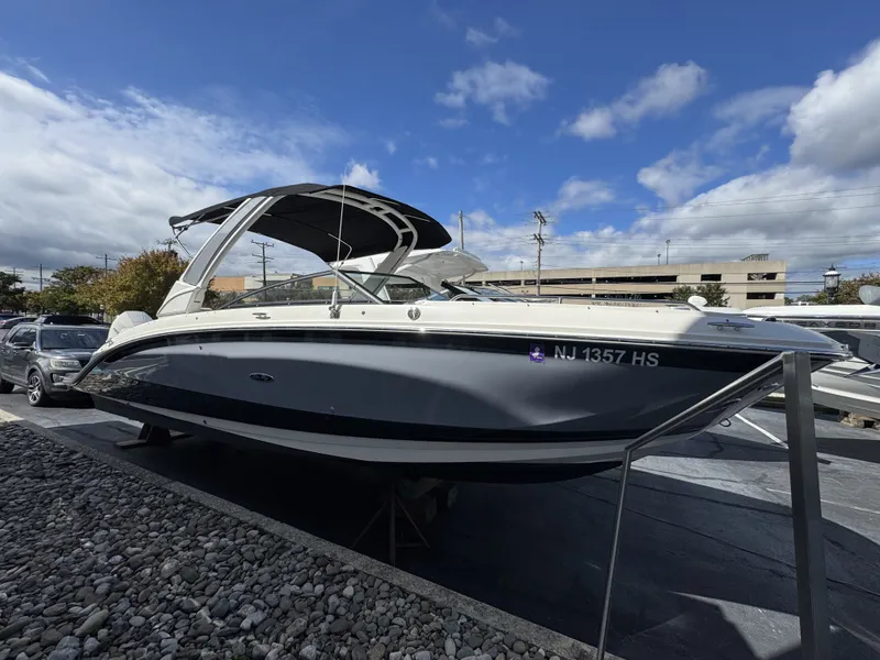 Slide: The Image of Sea Ray SDX 290 Outboard 2022 - 25